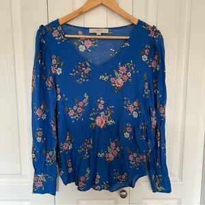 Ann Taylor LOFT floral print top with v-neck